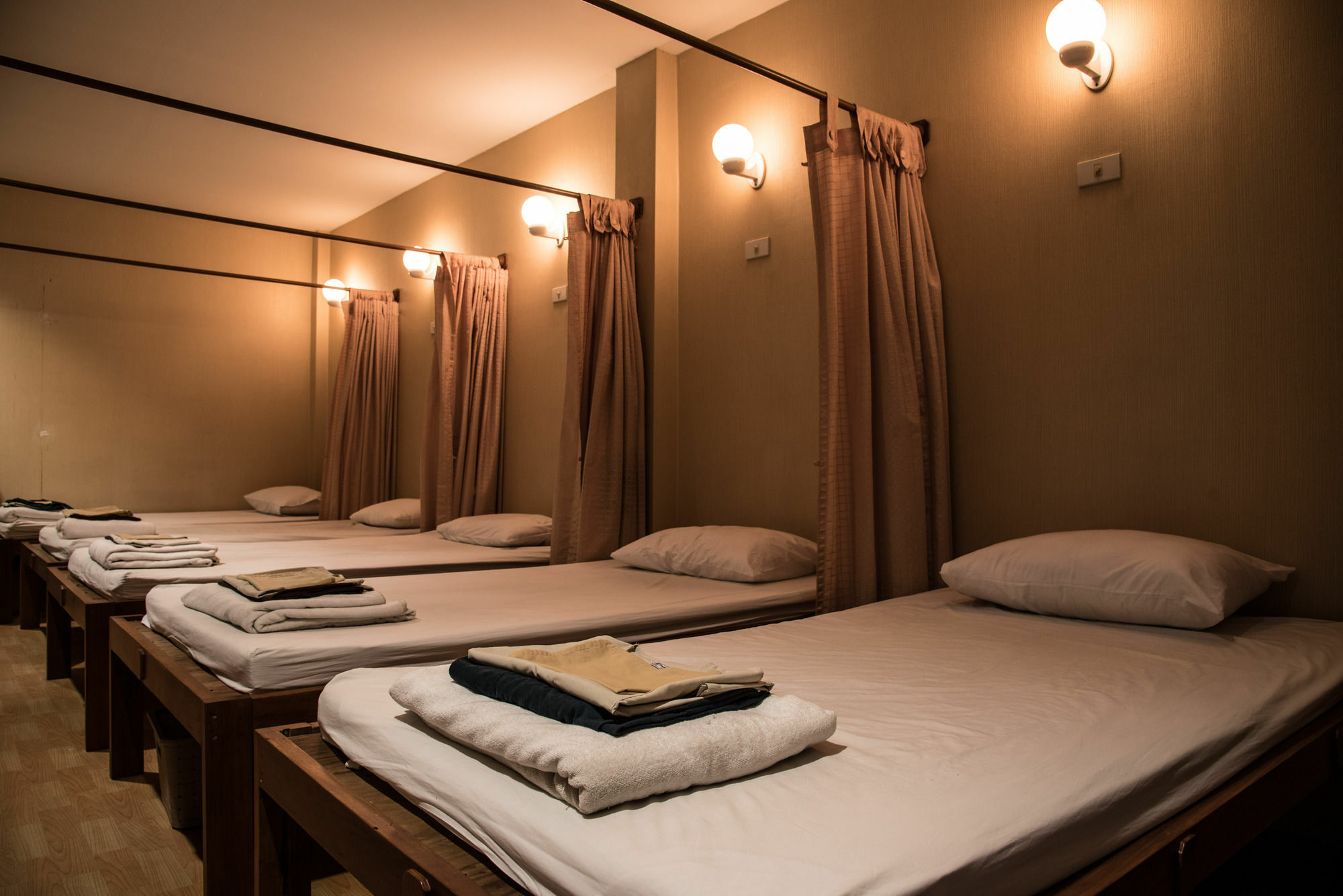 Bed & Body Hostel Bangkok Buitenkant foto